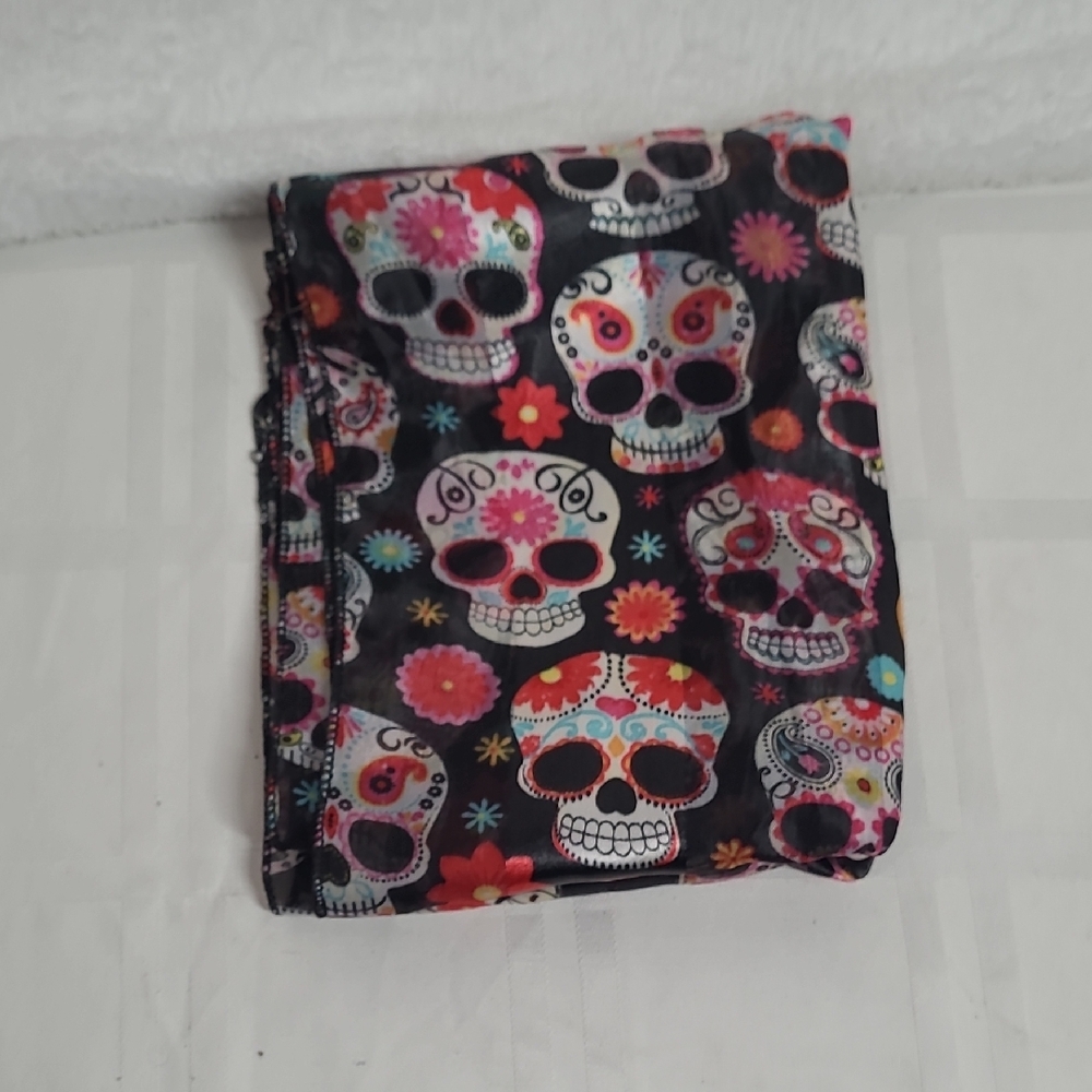 Colorful Skull Pattern Scarf - Picture 4 of 4